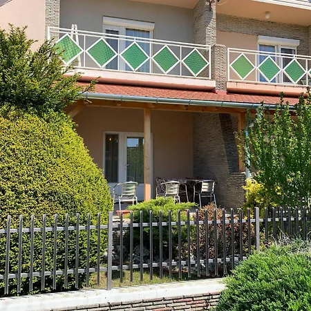 Vilma Balaton Apartmanhaz *